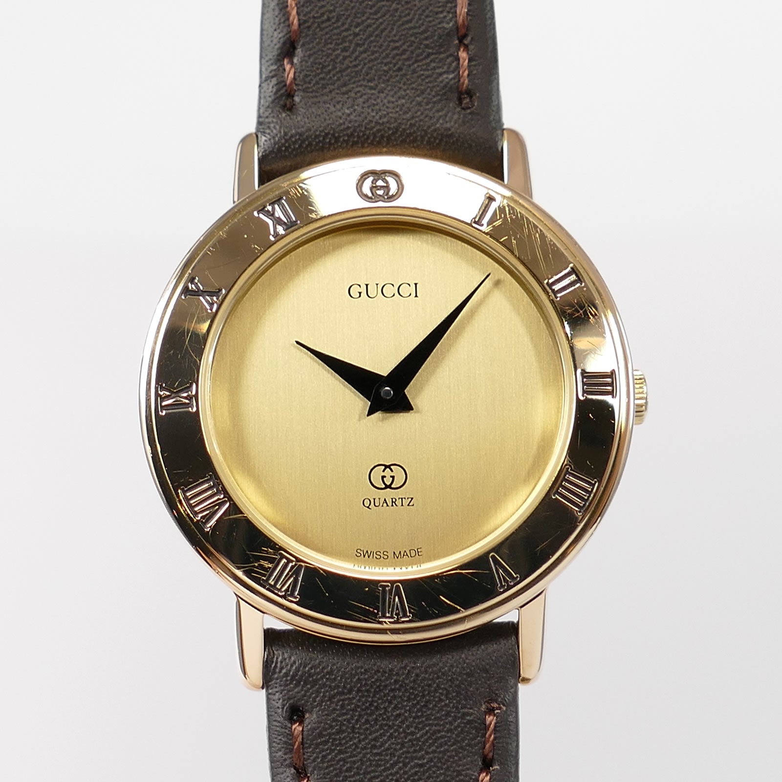 Gucci 3001 L Champagne Dial close up