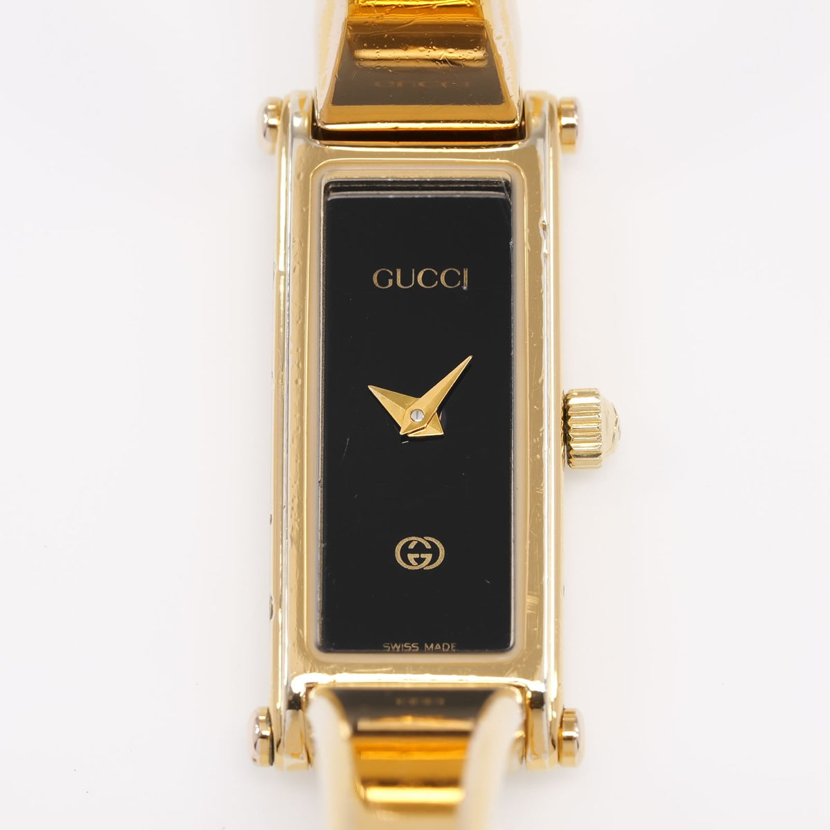 Gucci 1500L Rectangular Black Dial close up