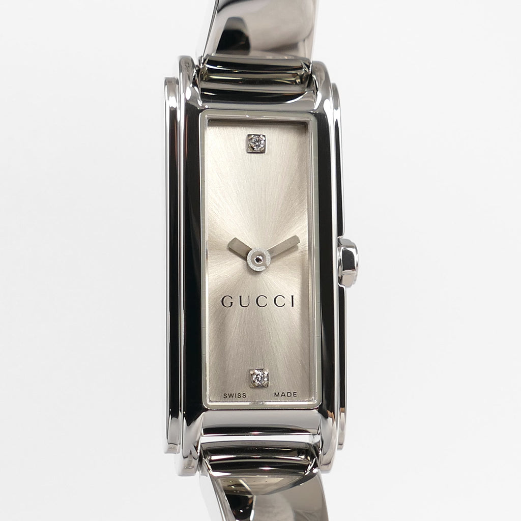 Gucci G-Line 109 Silver Sunburst Dial with 2 Diamonds close up YA109519