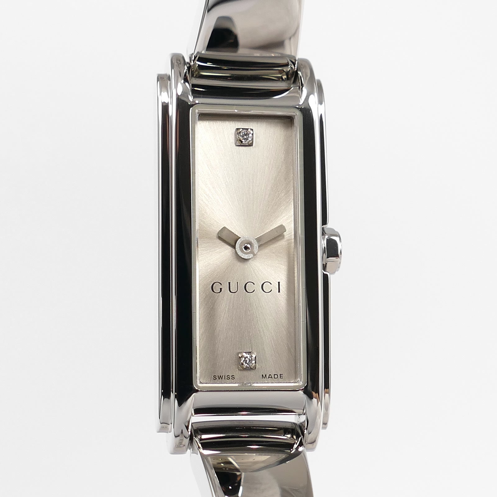 Gucci G-Line 109 Silver Sunburst Dial with 2 Diamonds close up YA109519