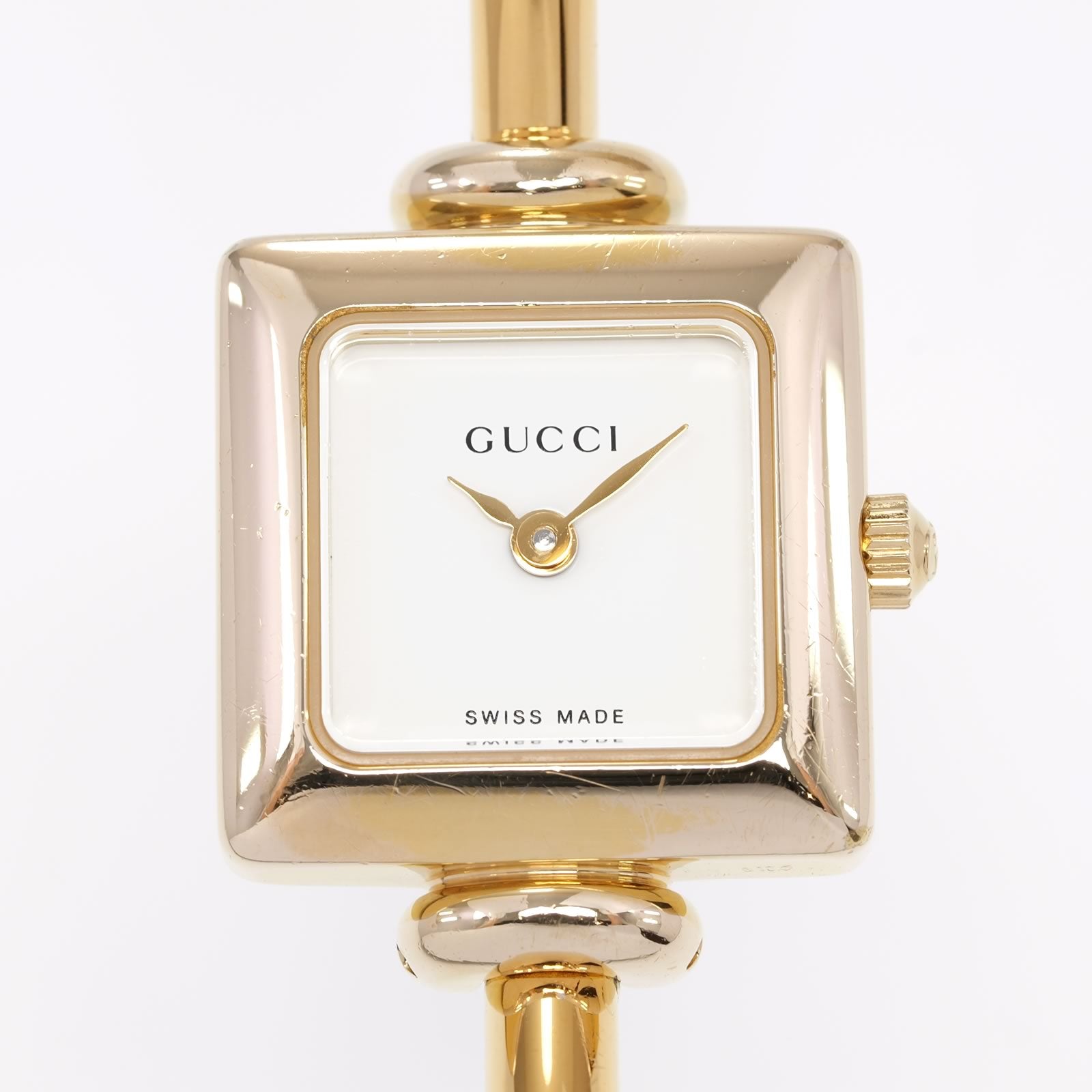 Gucci 1900L Square White Dial close up