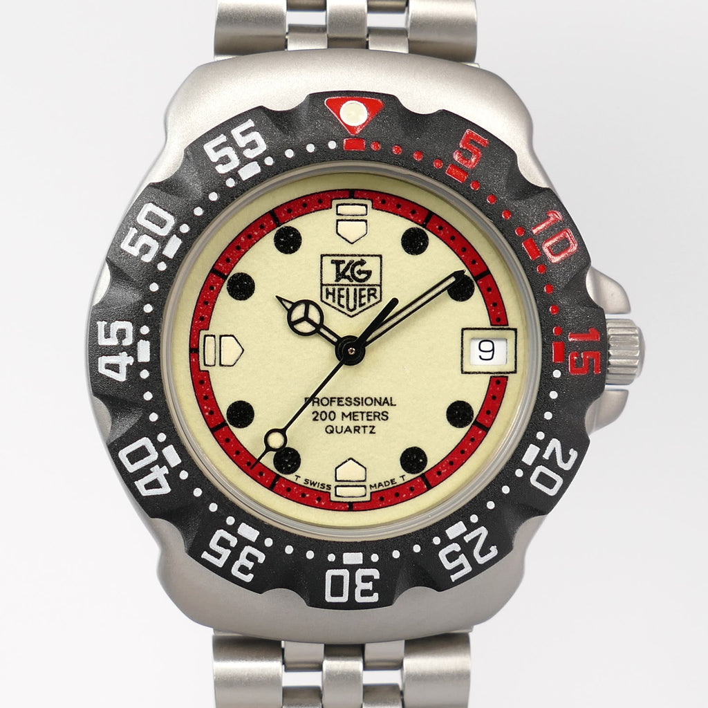 TAG Heuer Formula 1 WA1211 Luminous Dial close up