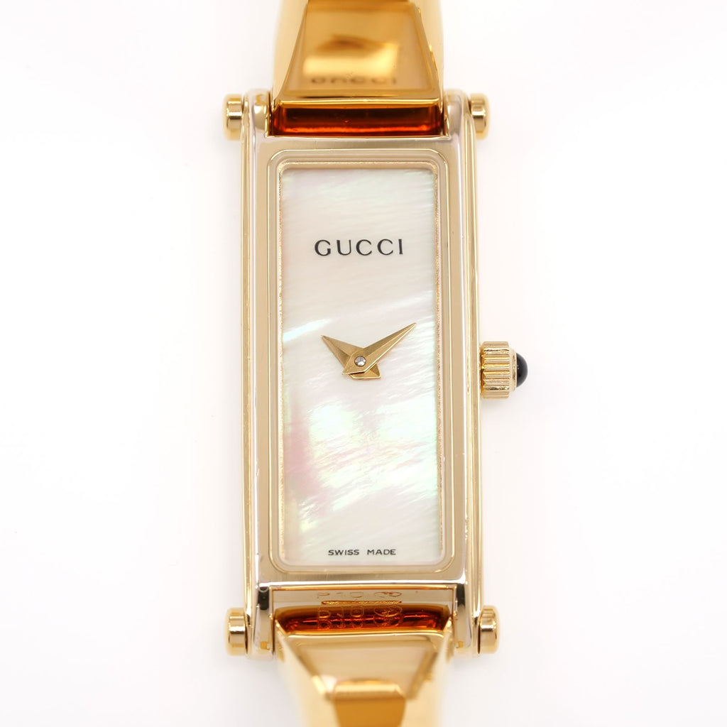 Gucci 1500L White Iridescent Mother of Pearl Rectangular Dial close up