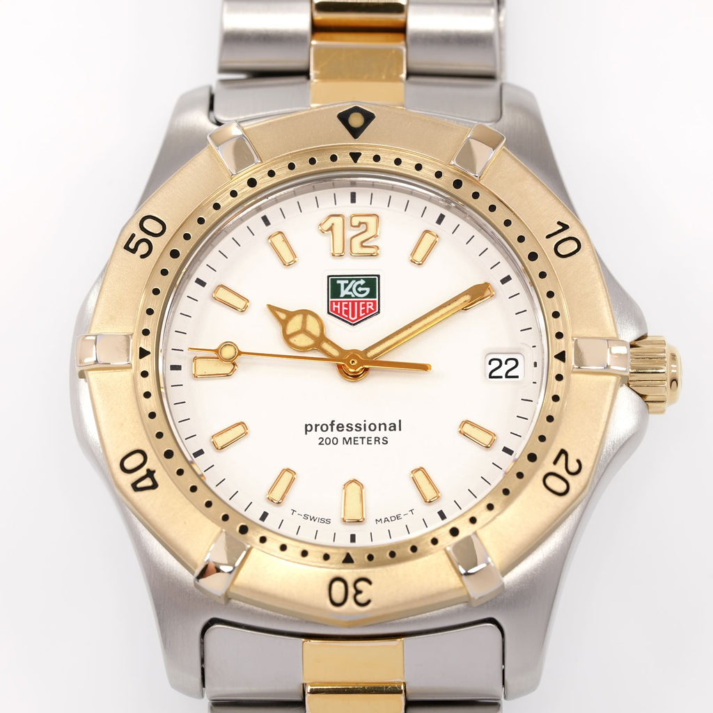 TAG Heuer 2000 WK1121 White Dial close up