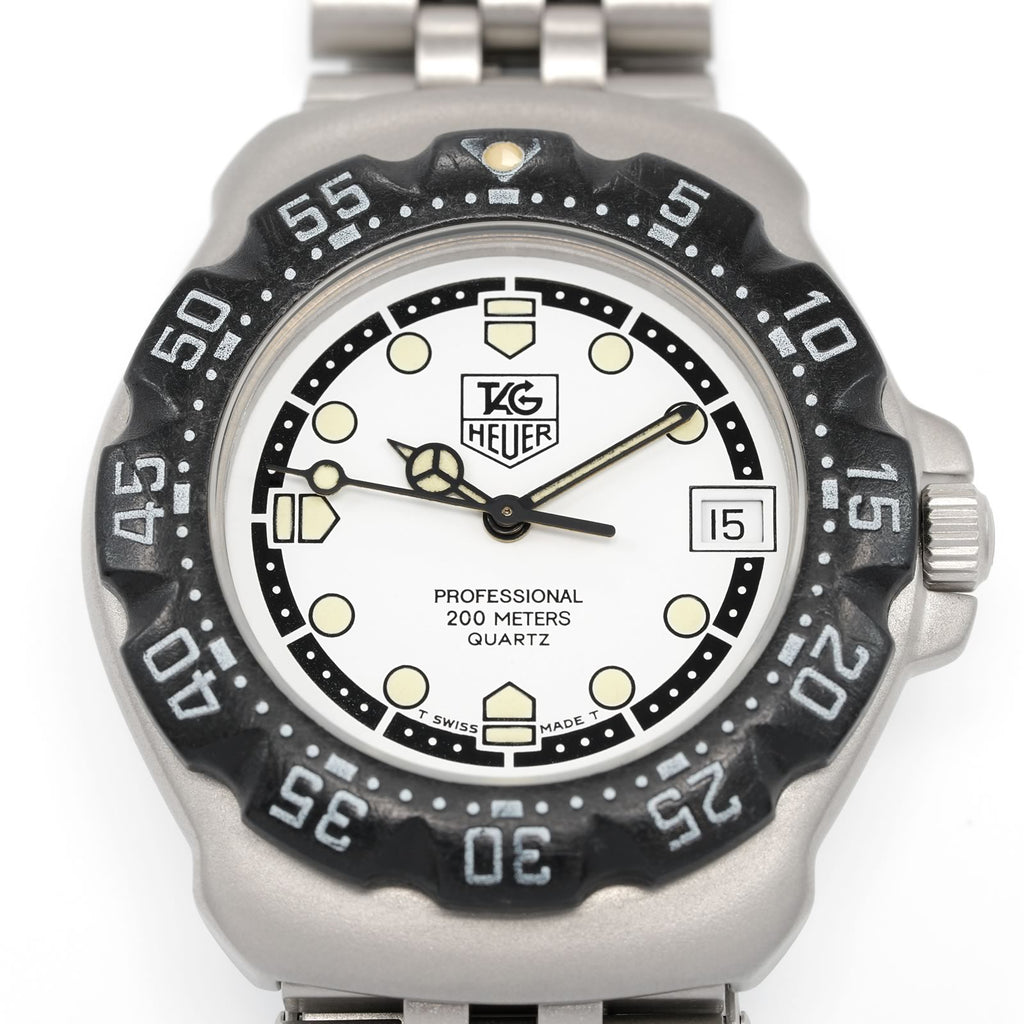 TAG Heuer Formula 1 WA1218 White and Black dial close up