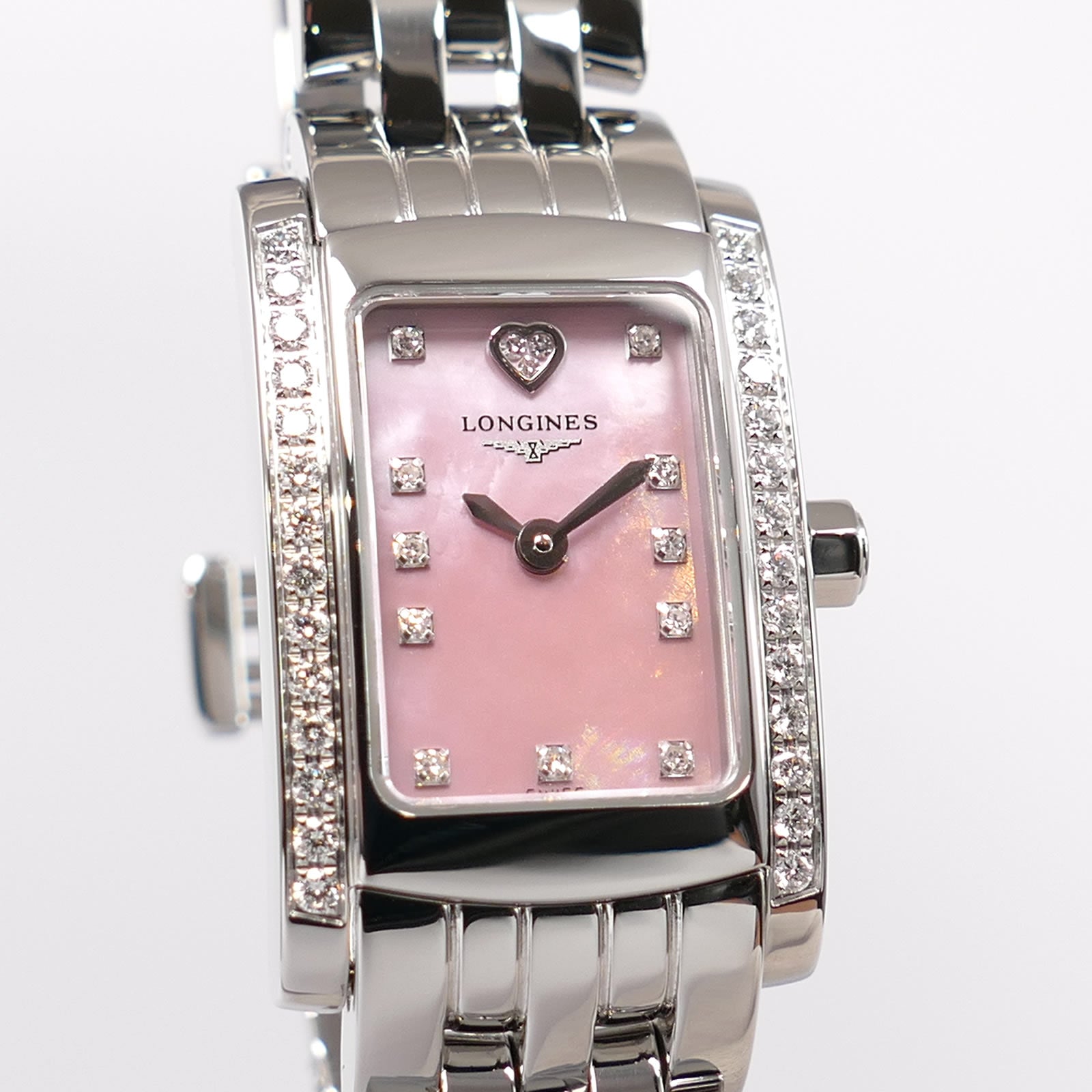 Longines DolceVita L5.158.0 Pink Mother of Pearl dial close up