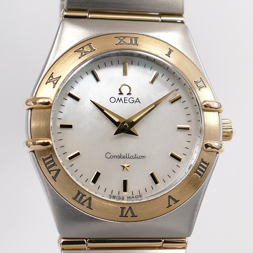 Omega Constellation 1272.70.00 White Mother of Pearl dial close up