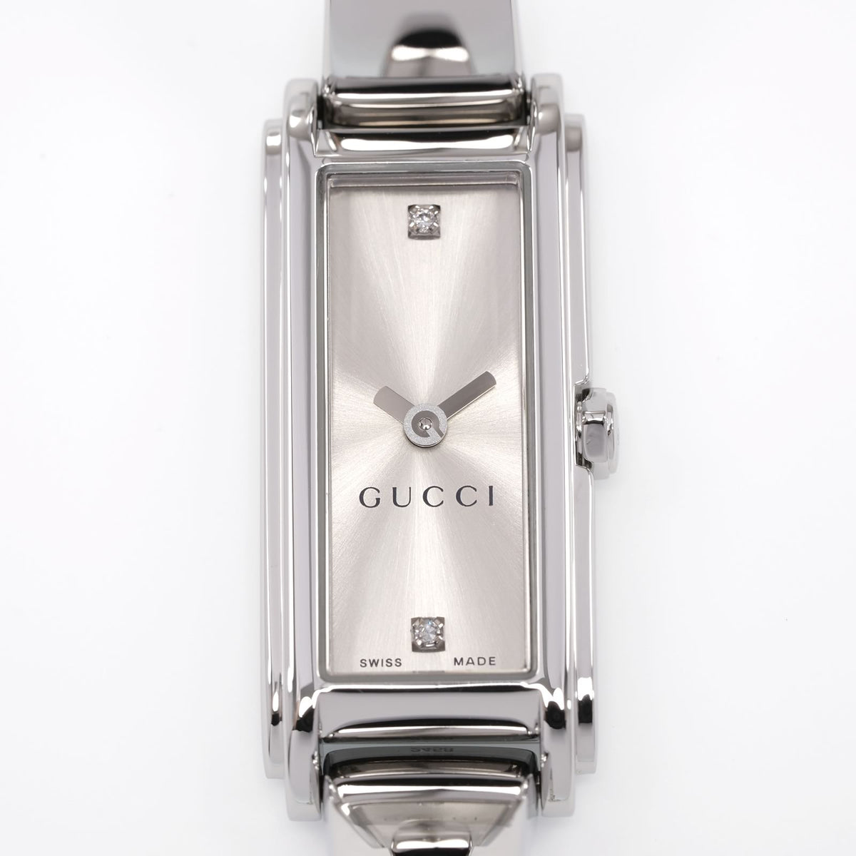 Gucci G-Line 109 Silver Sunburst Rectangular dial with 2 diamonds close up