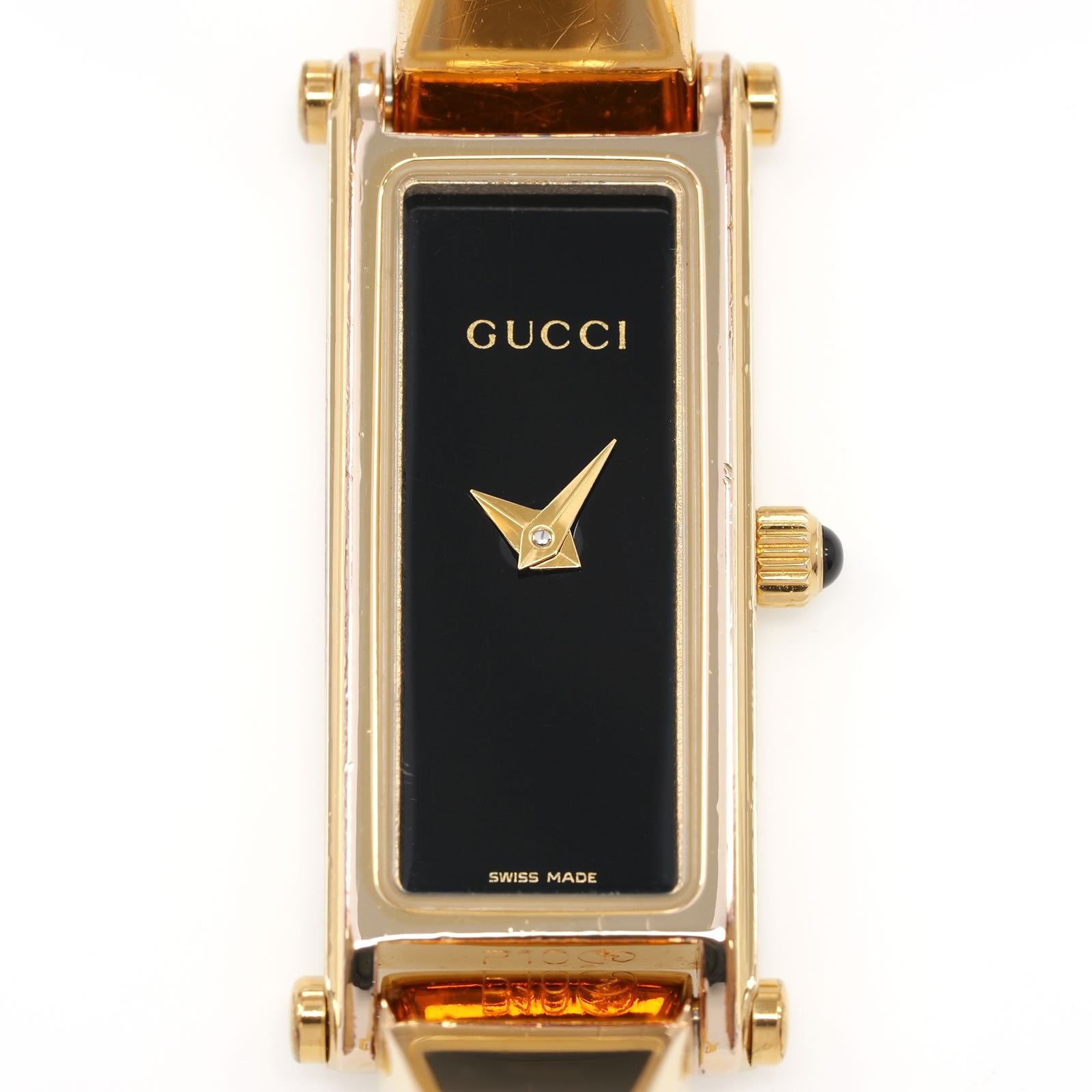 Gucci 1500L Black Rectangular Dial close up