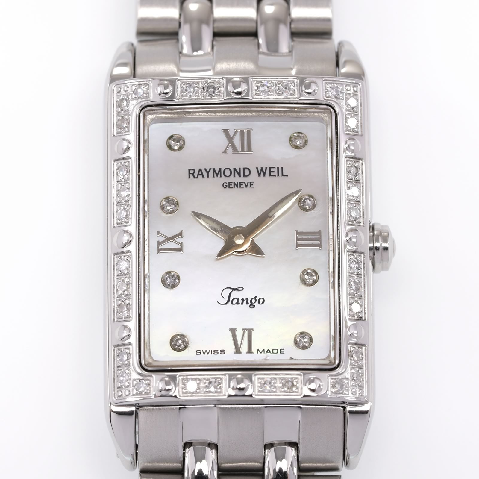 Raymond Weil Tango 5971 White Iridescent Mother of Pearl dial close up with diamonds