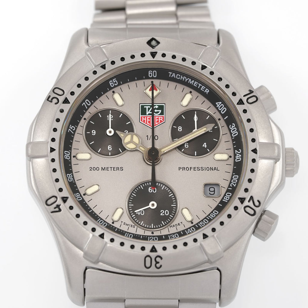 TAG Heuer 2000 Chronograph 560.206R Silver / Black Dial close up