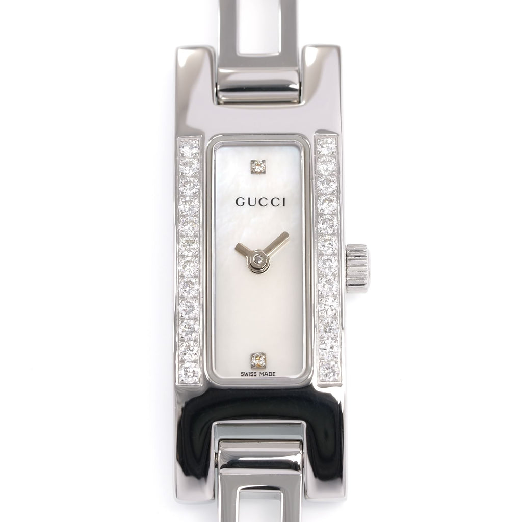 Gucci 3900L White Mother of Pearl Rectangular dial close up with diamonds