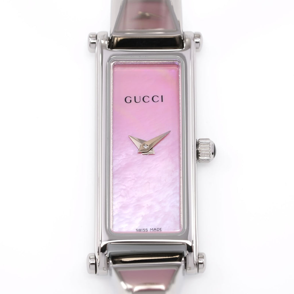 Gucci 1500L Pink Mother of Pearl Rectangular iridescent dial close up