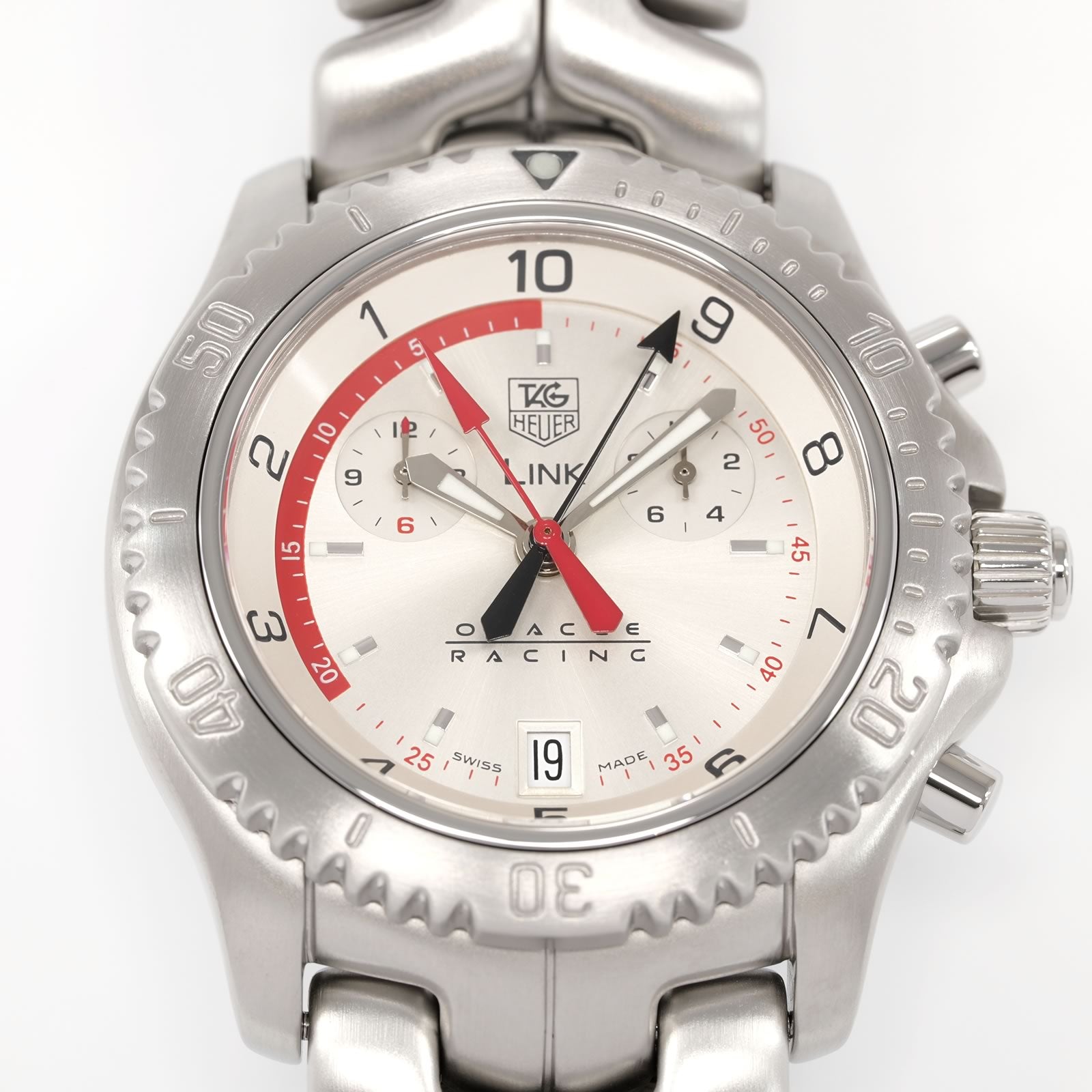 TAG Heuer Link Chronograph CT1118 Silver Dial Oracle Racing close up