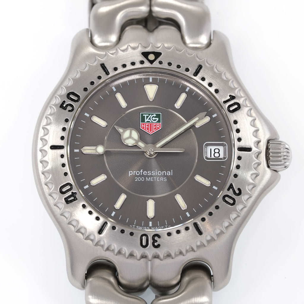 TAG Heuer SEL Grey Dial sunburst middle close up