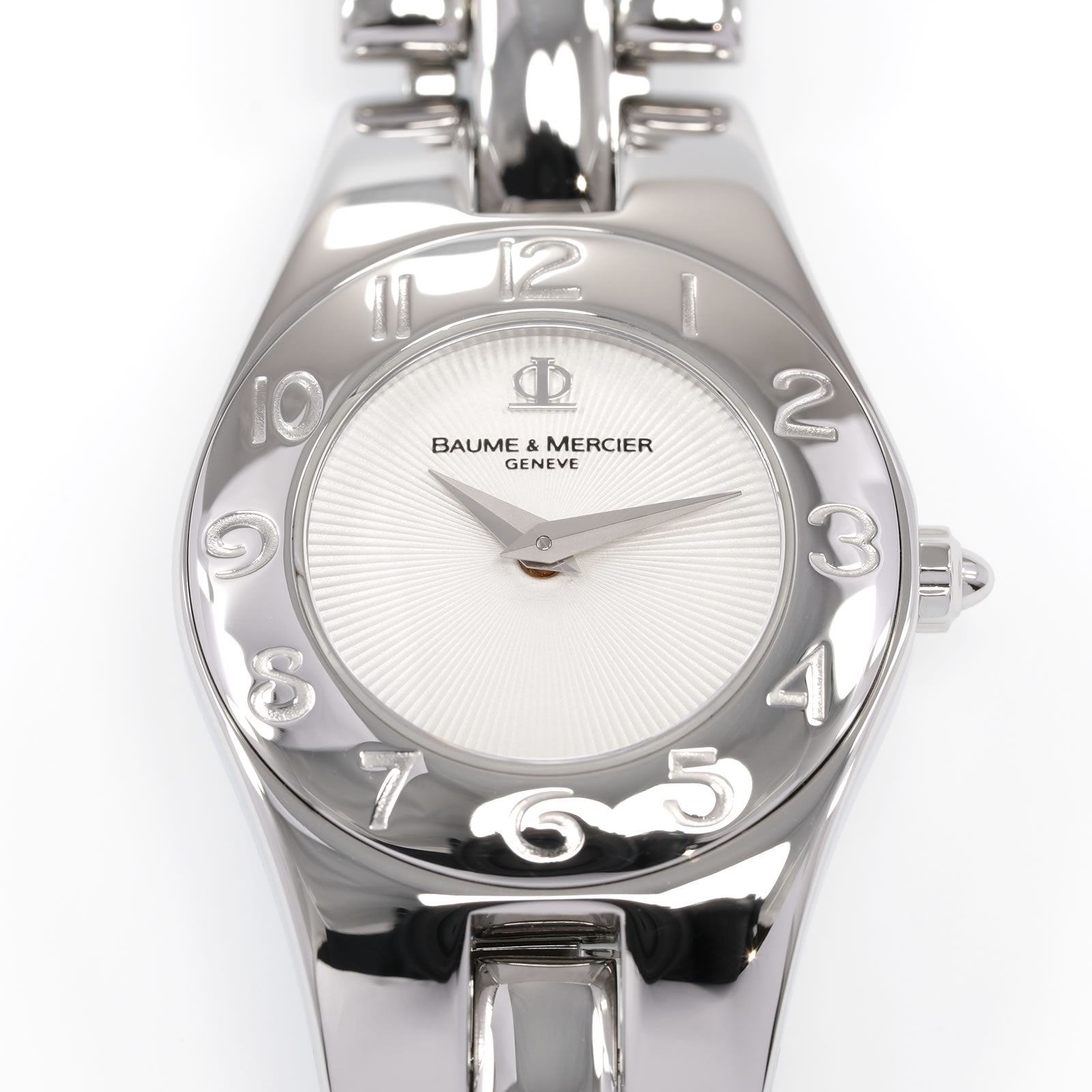 Baume & Mercier Linea 65305 24mm Silver guilloche dial close up
