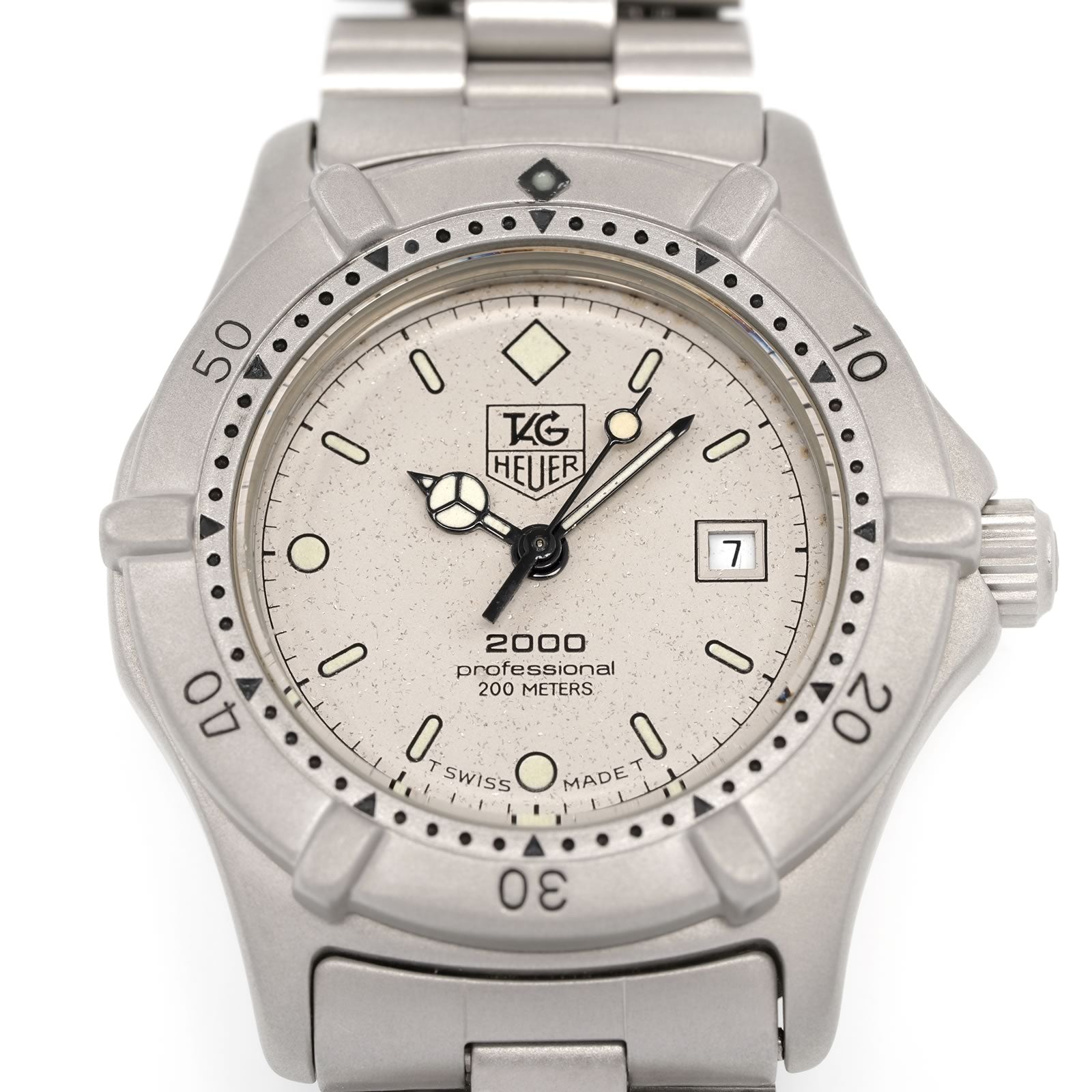 TAG Heuer 2000 Vintage 962.215 Silver/Grey Dial close up