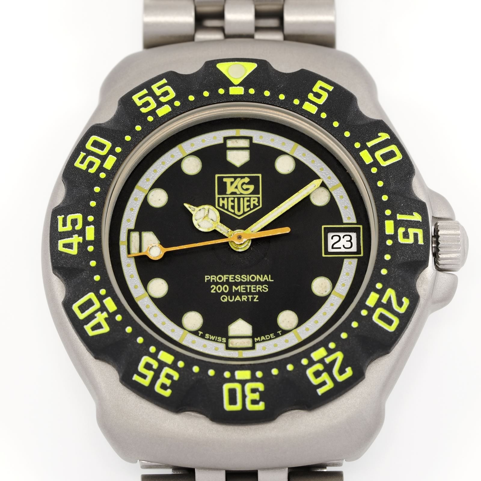 TAG Heuer Formula 1 WA1216 Black & Yellow dial close up