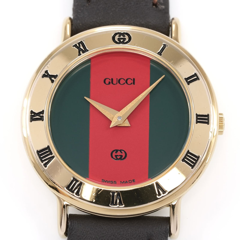 Gucci 3000L Red and Green Dial close up