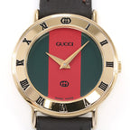 Gucci 3000L Red and Green Dial close up