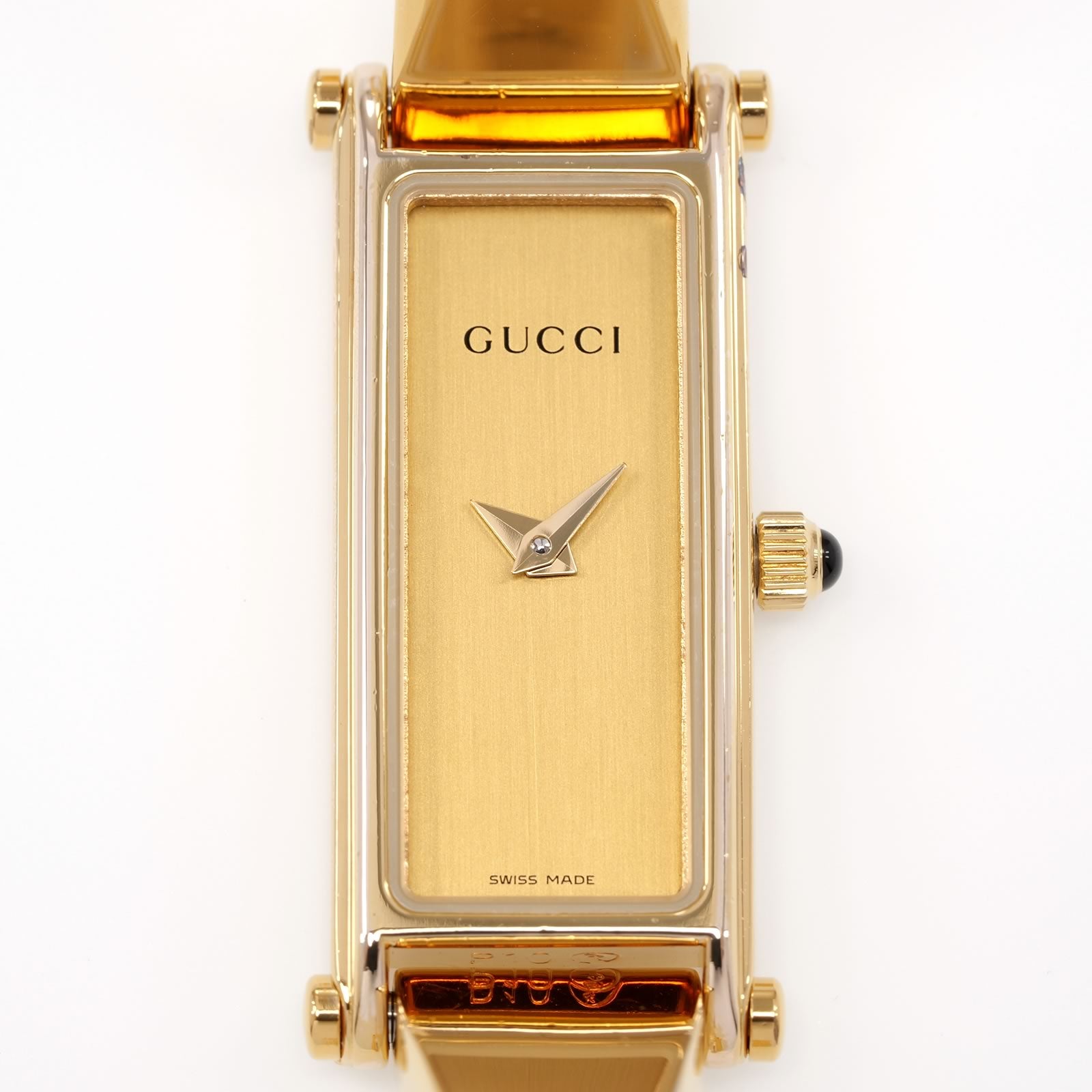 Gucci 1500L Champagne Rectangular Dial close up