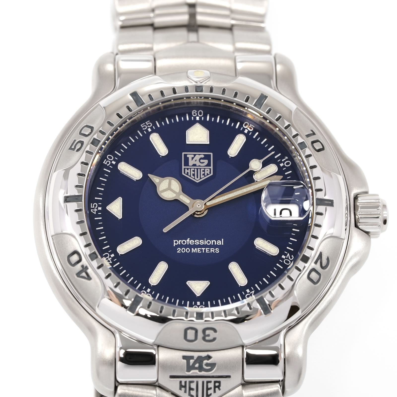 TAG Heuer 6000 Series WH1115-K1 Royal Blue Dial close up