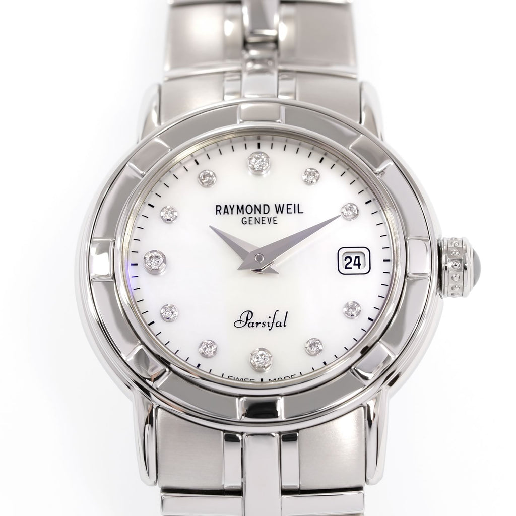 Raymond Weil Parsifal 9441 White Mother of Pearl and 11 Diamonds dial close up