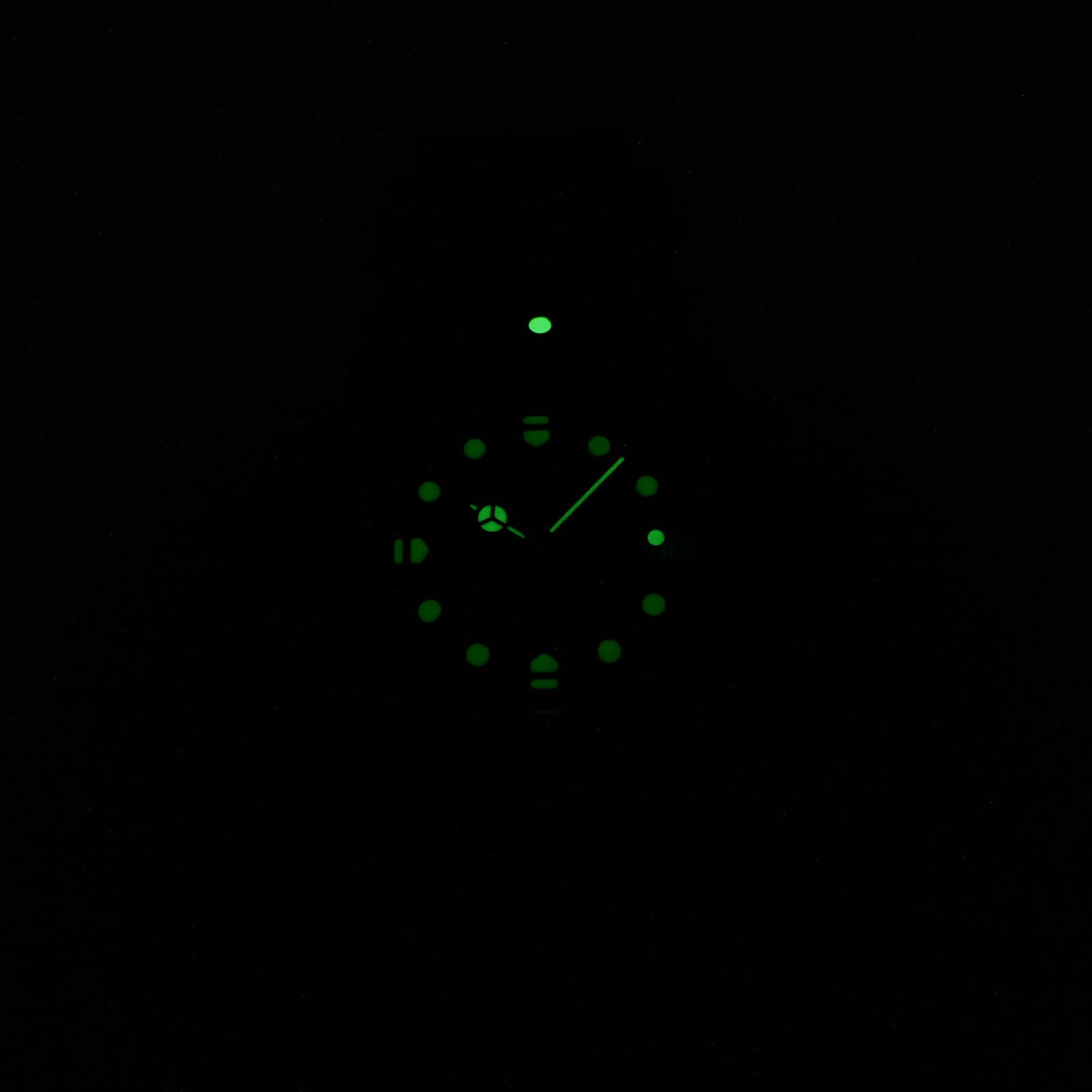 TAG Heuer Formula 1 374.513 night time luminosity