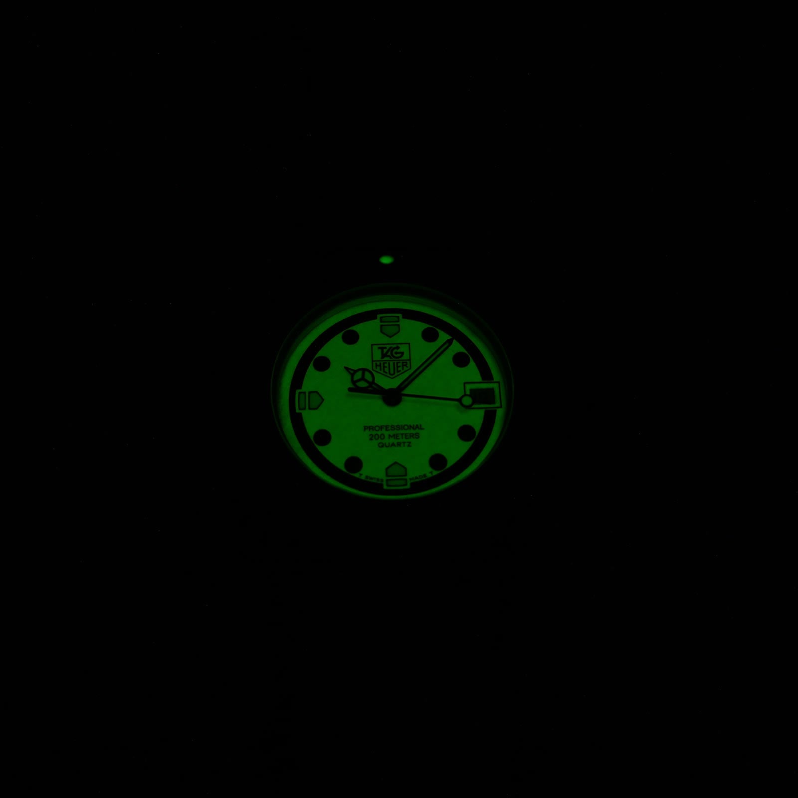 TAG Heuer Formula 1 WA1211 Luminous Dial night time luminosity