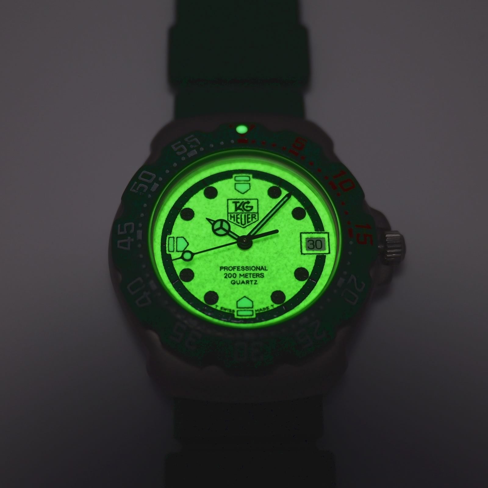TAG Heuer Formula 1 WA1212 Luminous dial in the dark