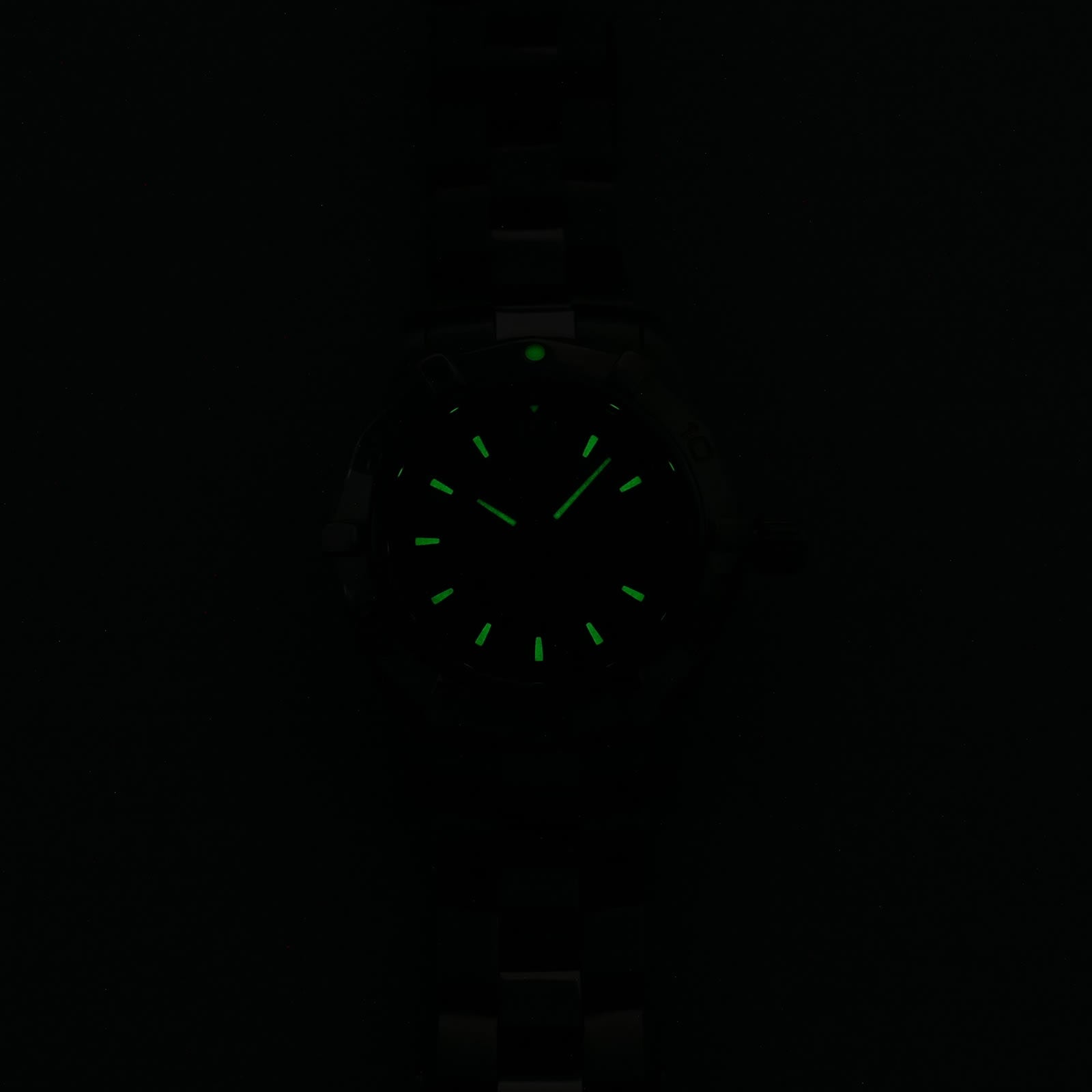 TAG Heuer Aquaracer WAF1417 night time luminosity
