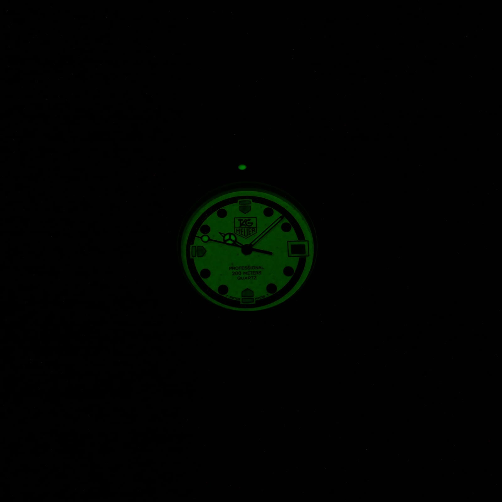 TAG Heuer Formula 1 WA1211 night time Luminous dial