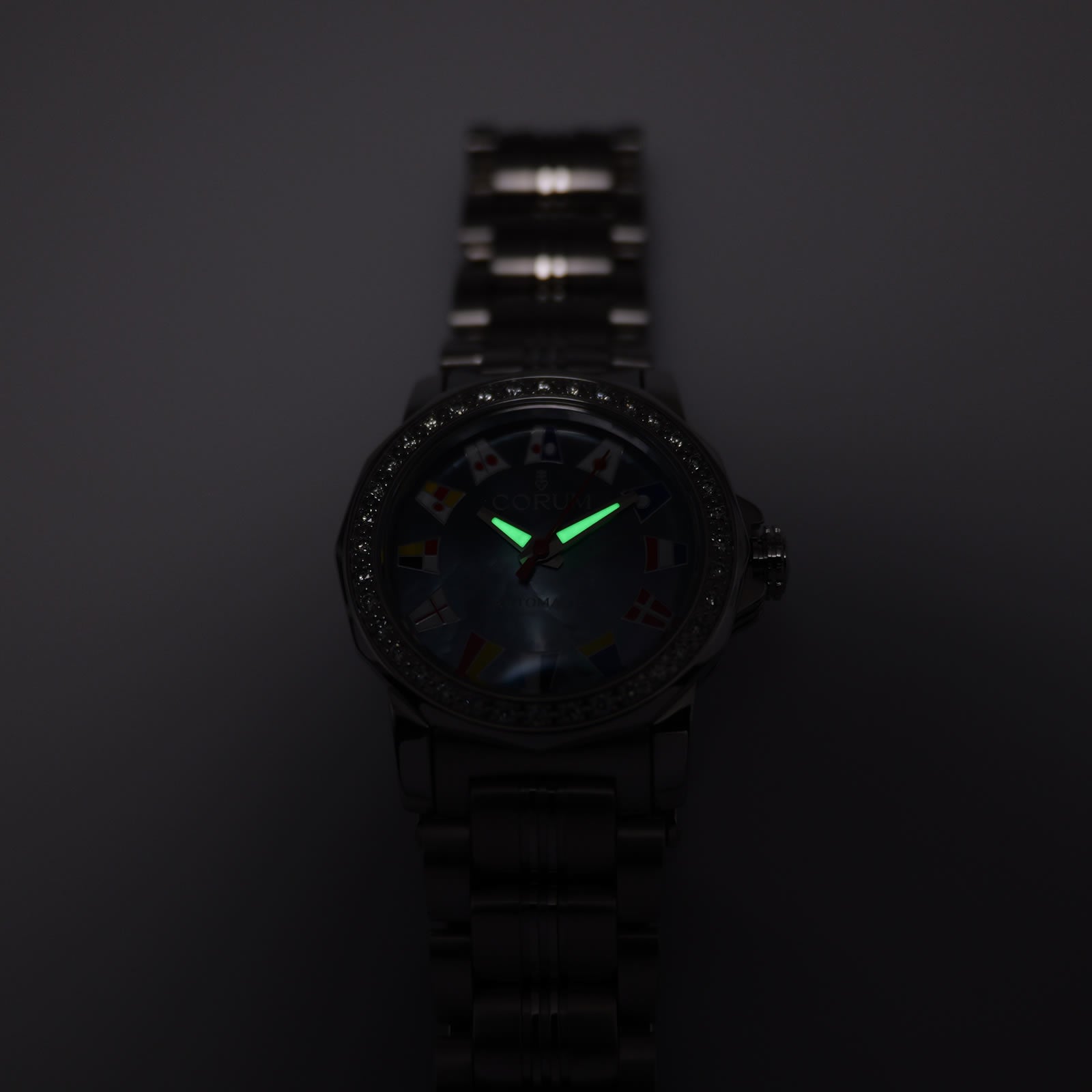 Corum Admiral's Cup 145.440.47 luminosity