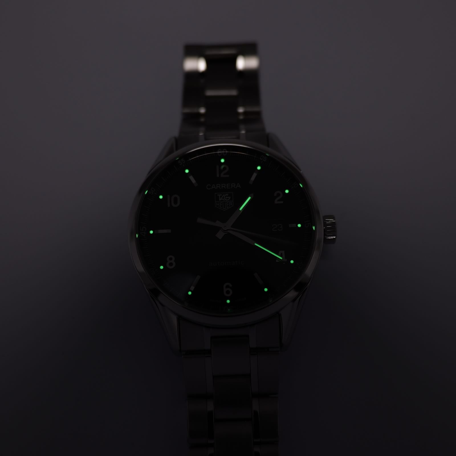 TAG Heuer Carrera WV211B night time luminosity