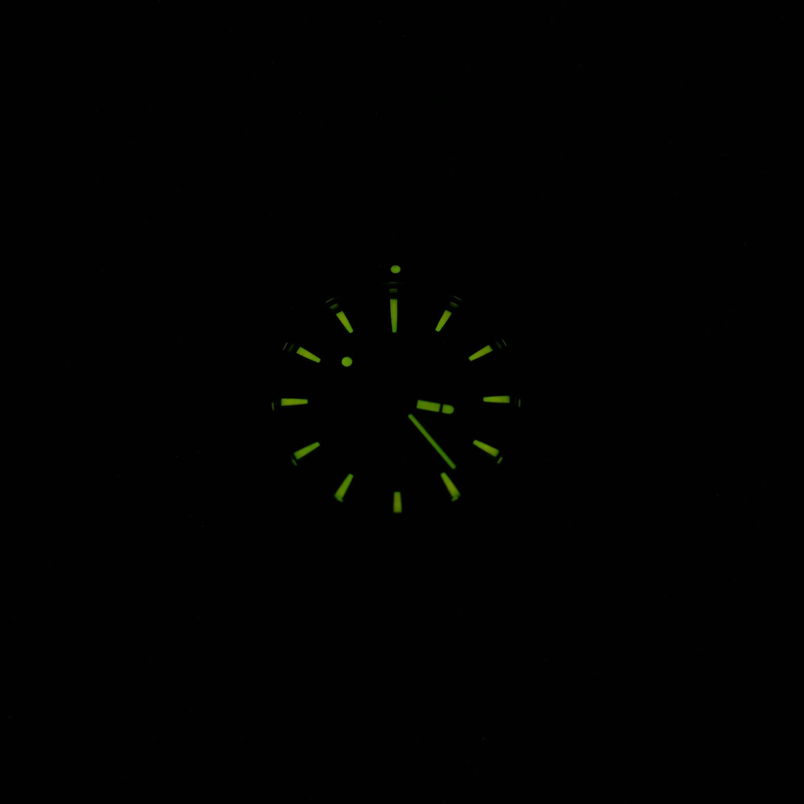 Oris Aquis 7653 night time luminosity