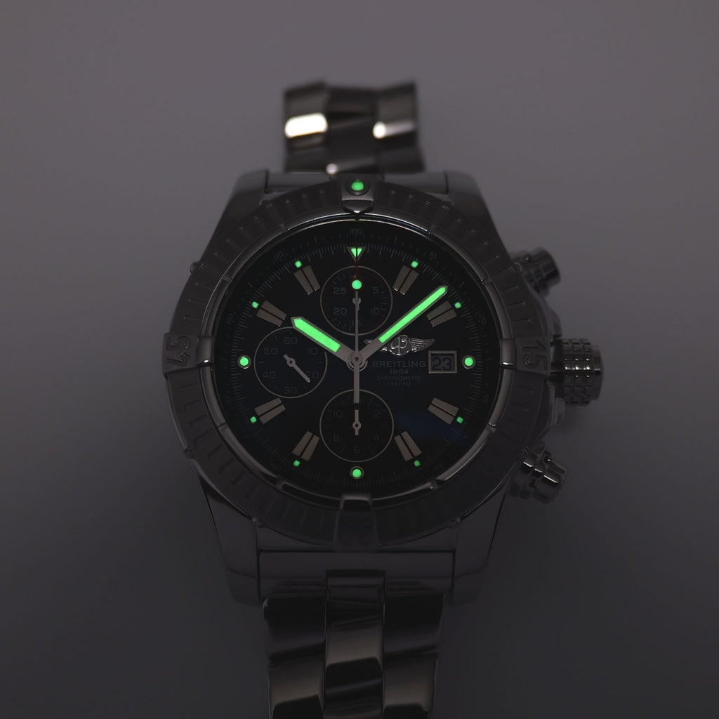 Breitling Super Avenger A13370 luminosity
