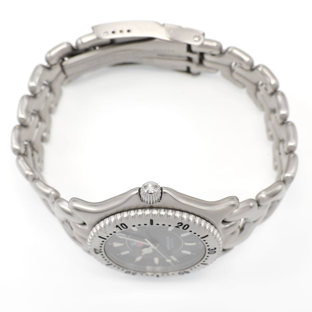 TAG Heuer SEL WG1113 stainless steel screw down crown