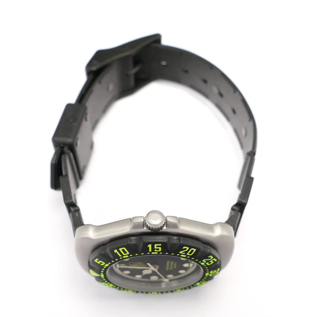 TAG Heuer Formula 1 376.513 stainless steel crown