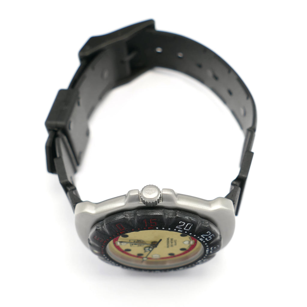 TAG Heuer Formula 1 WA1211 stainless steel crown