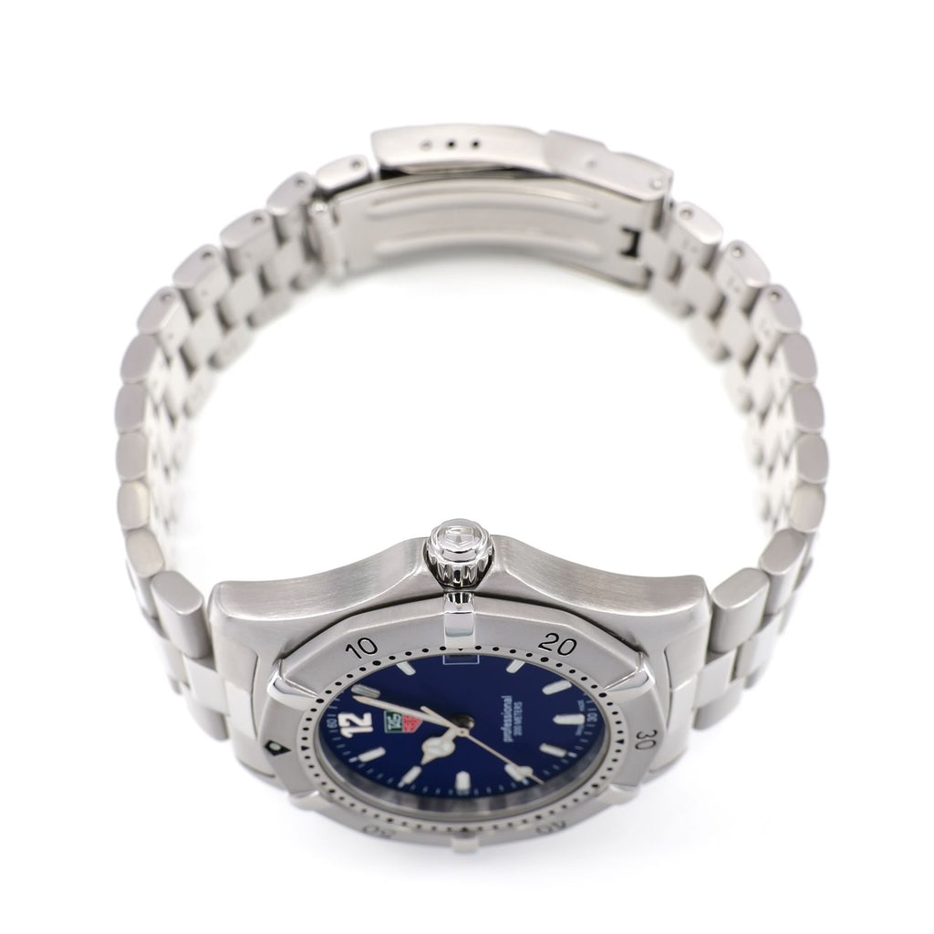 TAG Heuer 2000 WK1113-0 stainless steel screw down crown