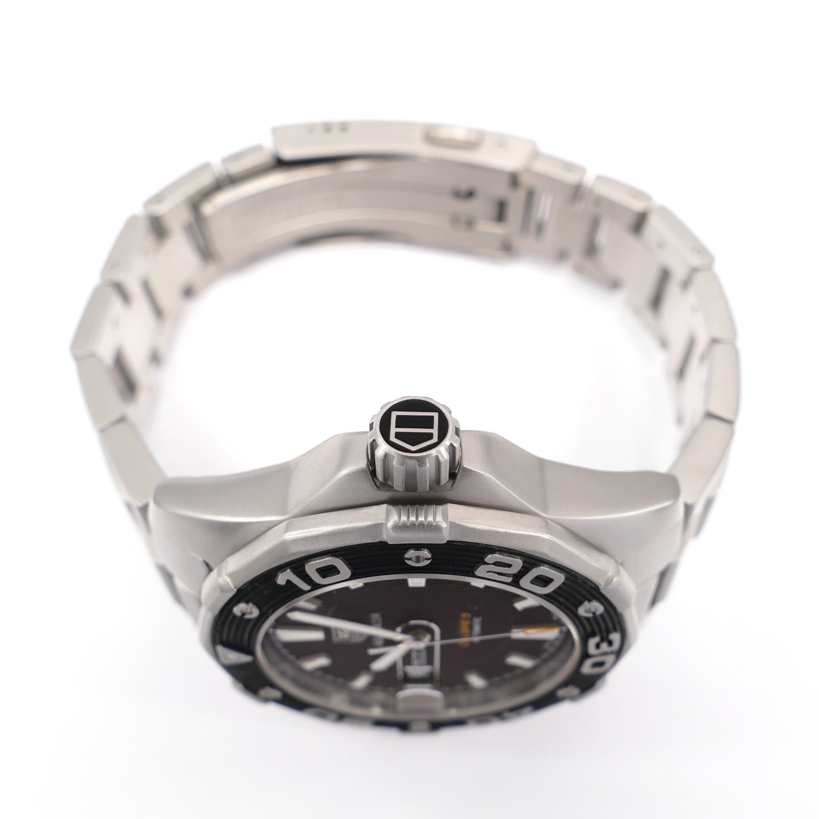 TAG Heuer Aquaracer WAJ2110 stainless steel screw down crown