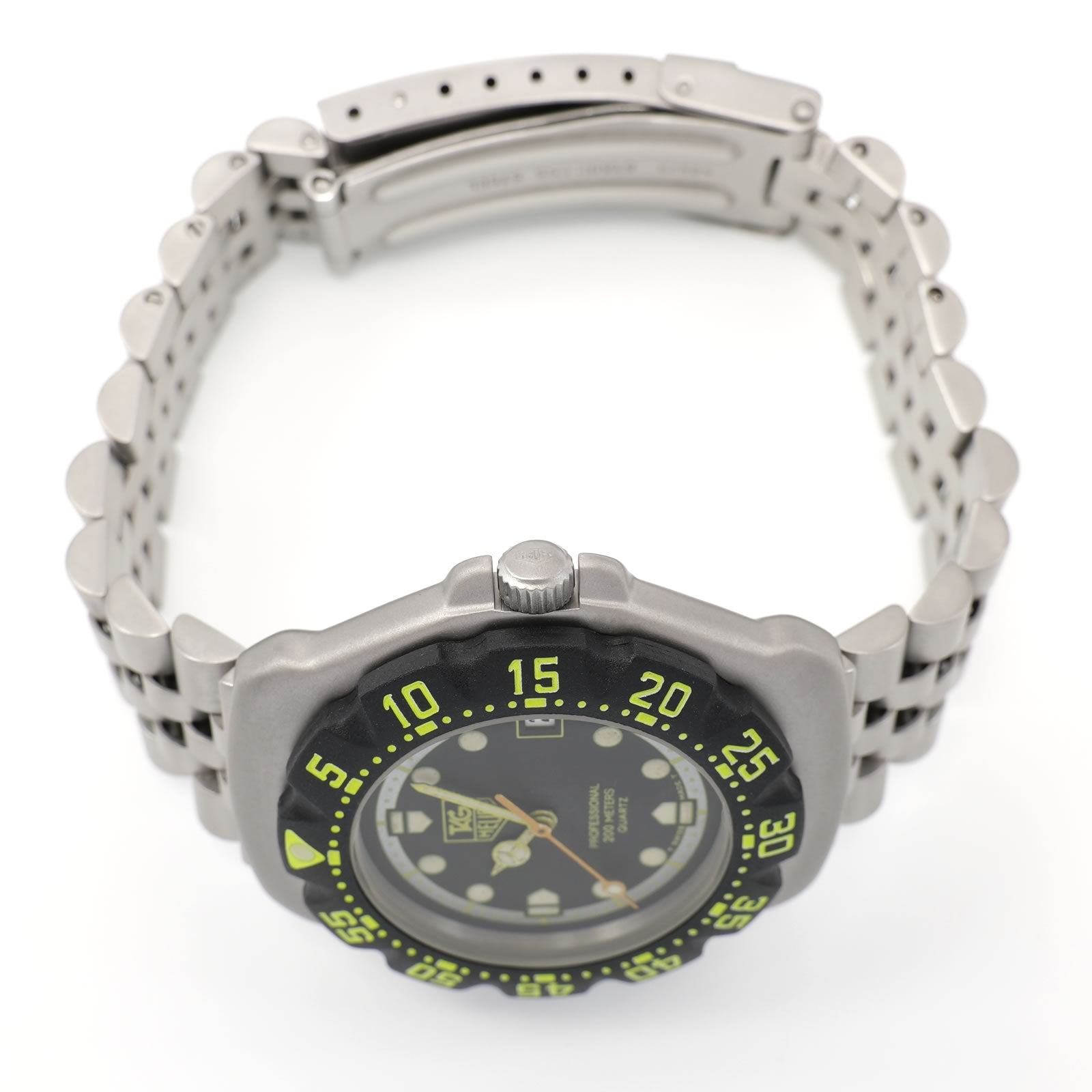 TAG Heuer Formula 1 WA1216 stainless steel crown