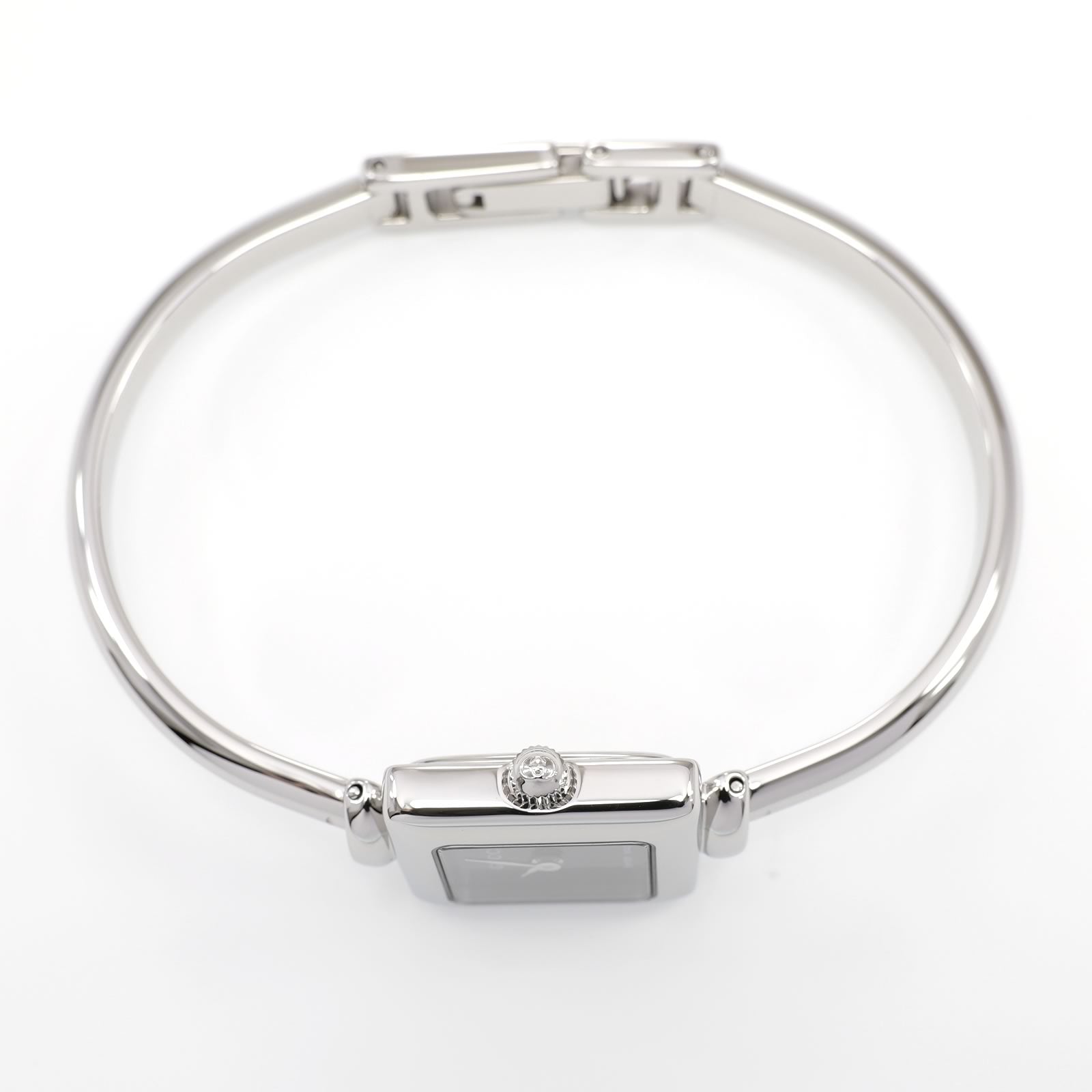 Gucci 1900L Stainless Steel crown