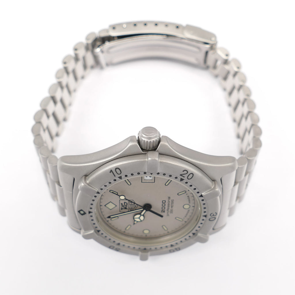 TAG Heuer 2000 962.206 stainless steel screw down crown