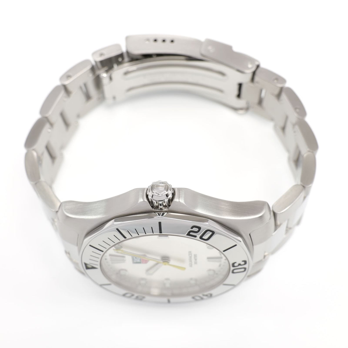 TAG Heuer Aquaracer WAB1111 stainless steel screw down crown