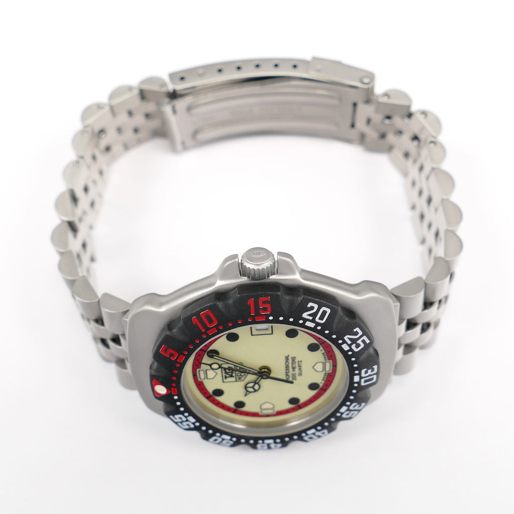 TAG Heuer Formula 1 WA1211 stainless steel crown