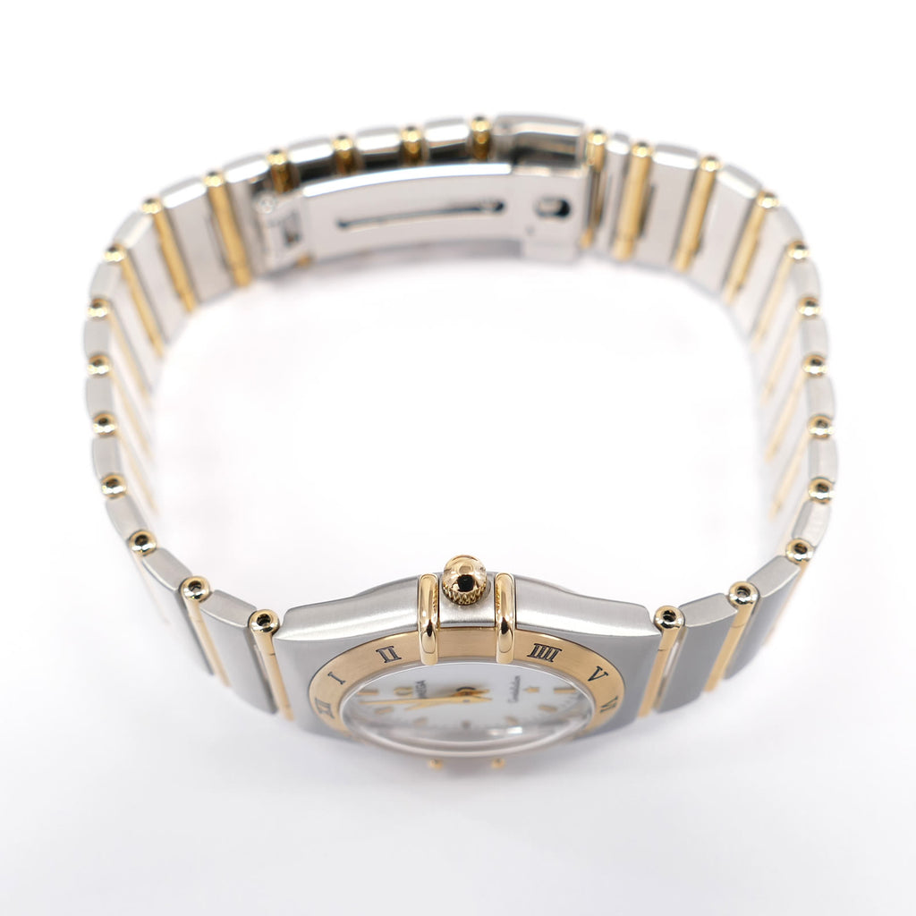 Omega Constellation 1272.70.00 18k Gold crown and griffes