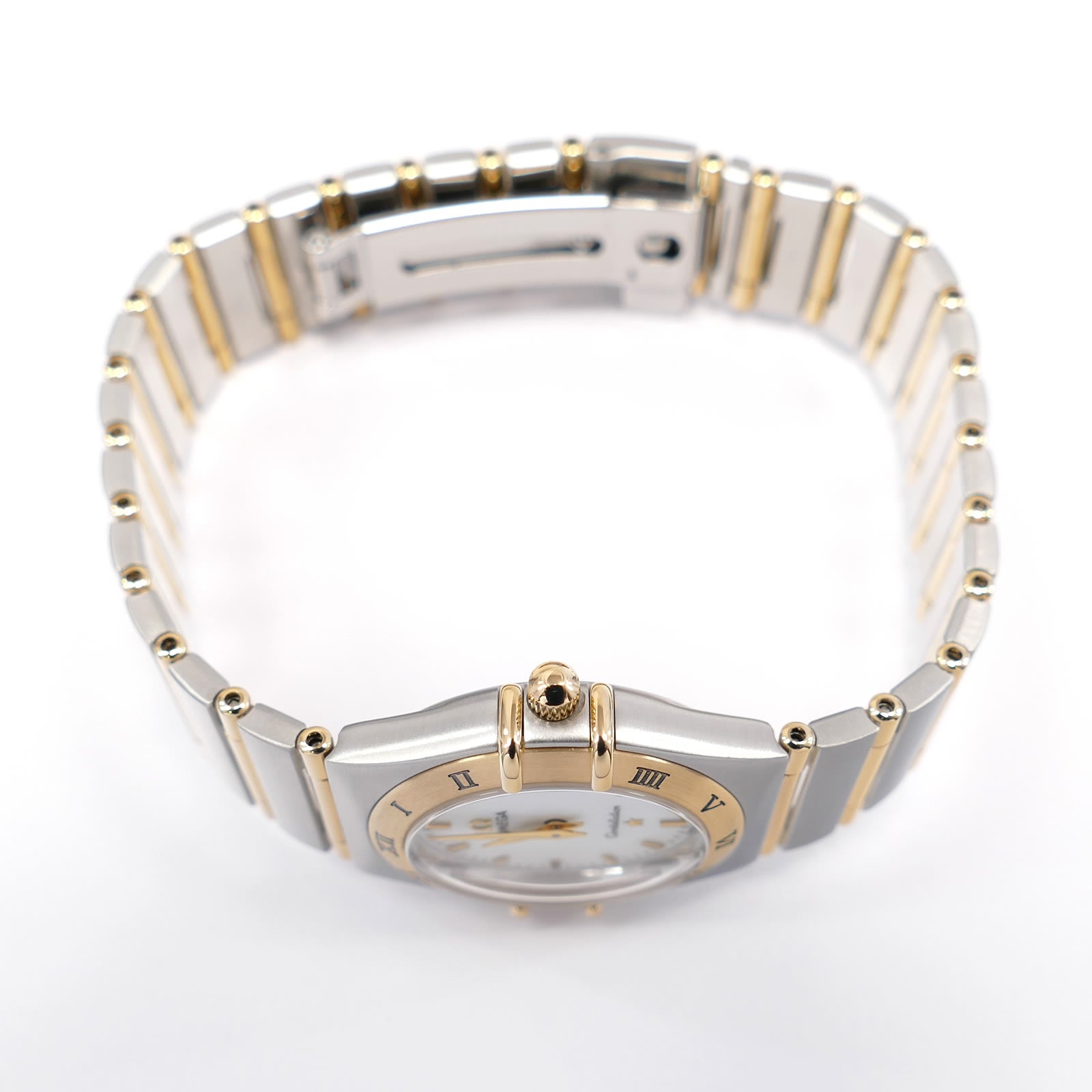 Omega Constellation 1272.70.00 18k Gold crown and griffes