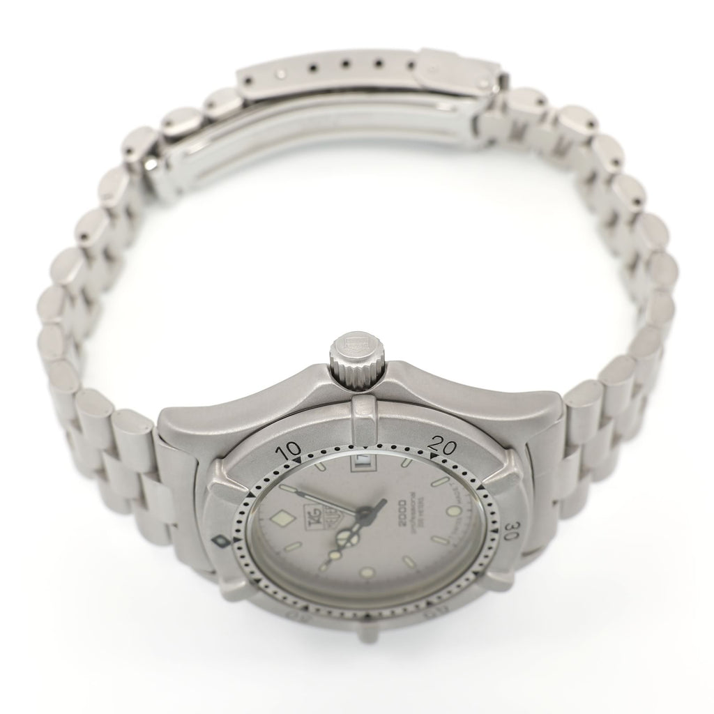 TAG Heuer 2000 Vintage 962.215 stainless steel screw down crown