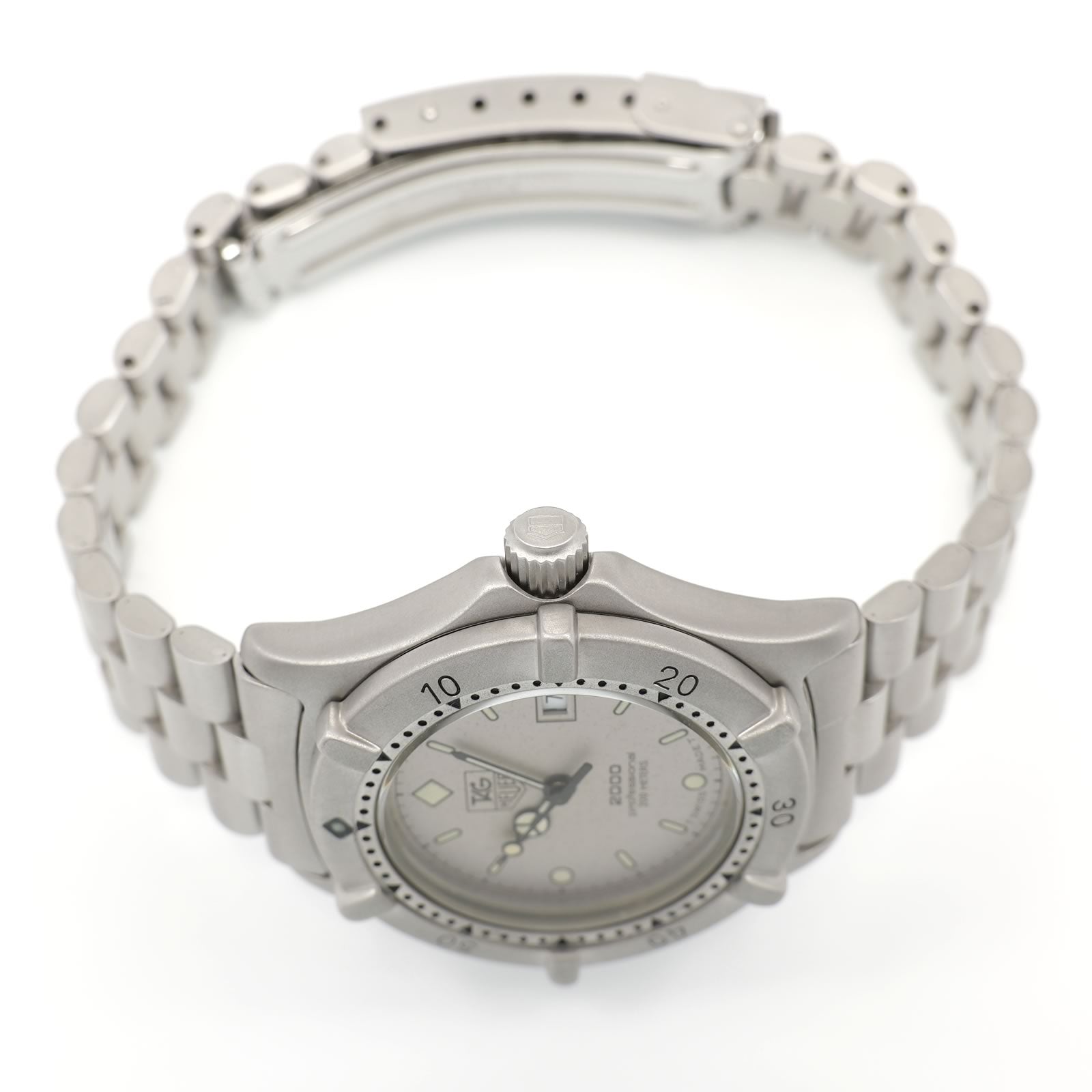 TAG Heuer 2000 Vintage 962.215 stainless steel screw down crown